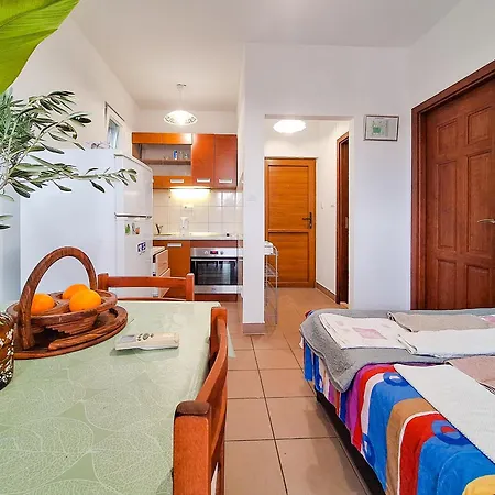 Apartment Vinovo Omis