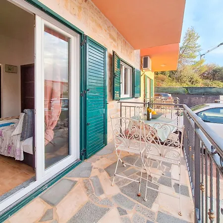 Apartamento Vinovo Omiš