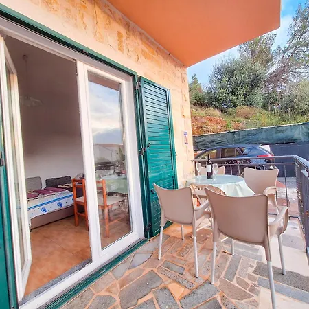 Vinovo Apartment Omis