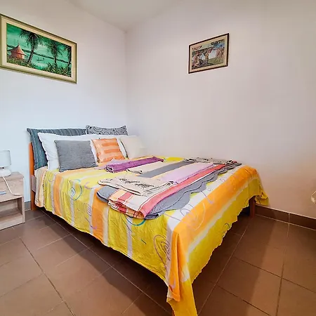 Apartment Vinovo Omis