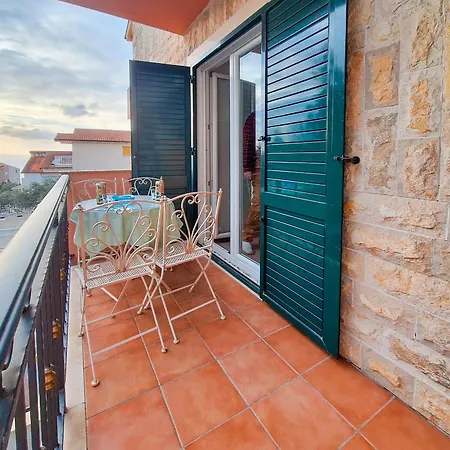 Vinovo Apartment Omis